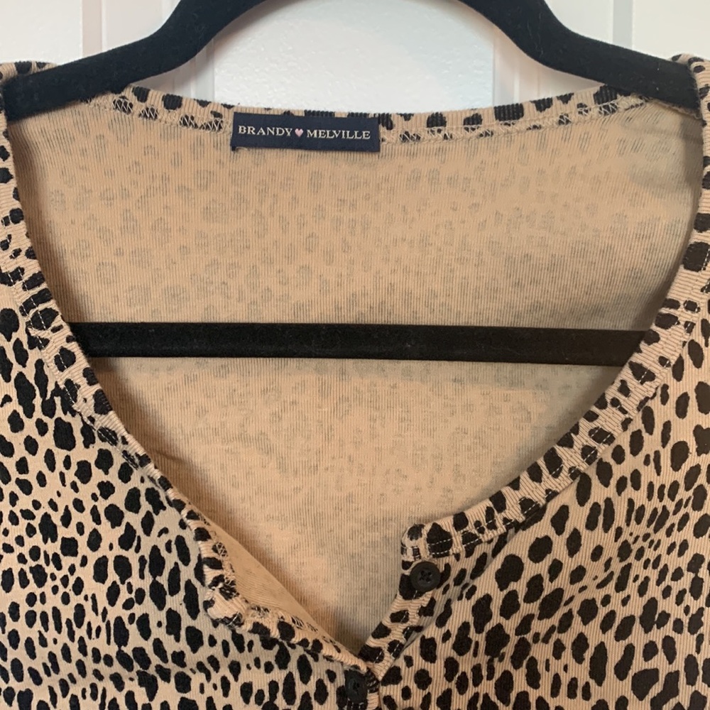BRANDY MELVILLE ZELLY SHORT SLEEVE CHEETAH TOP - Picture 3 of 4